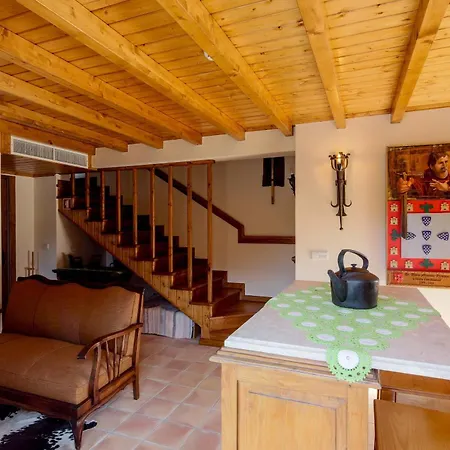 Reinado De Dom Dinis Farm stay Dornes